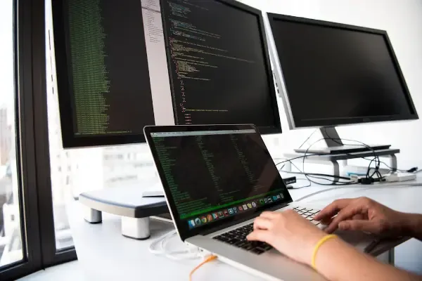 Team Extension dla średnich firm: jak wzmocnić web development i rosnąć szybciej