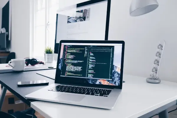 AI in Small Businesses: Faster, Better Decisions