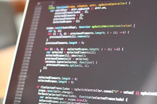 AI w CRM małych firm: lepsze relacje, szybszy wzrost
